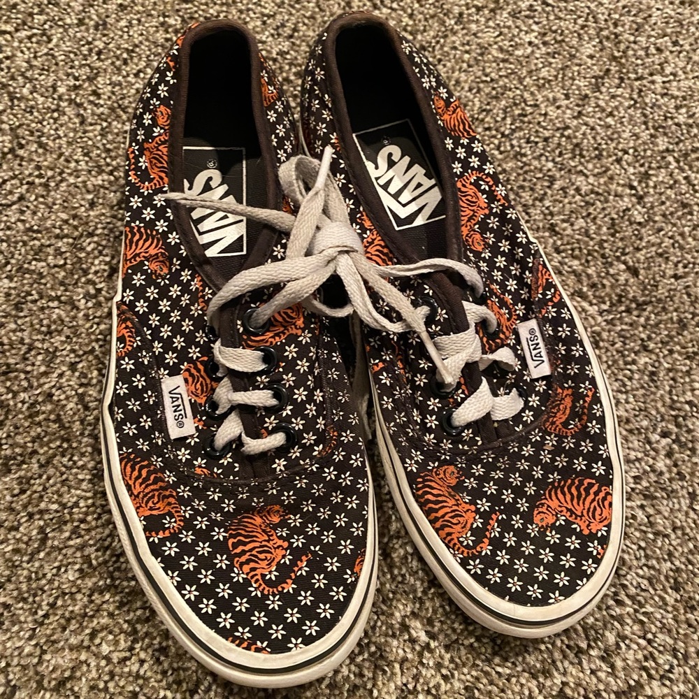 Women’s Size 5 Brown Floral & Tiger Print Vans
